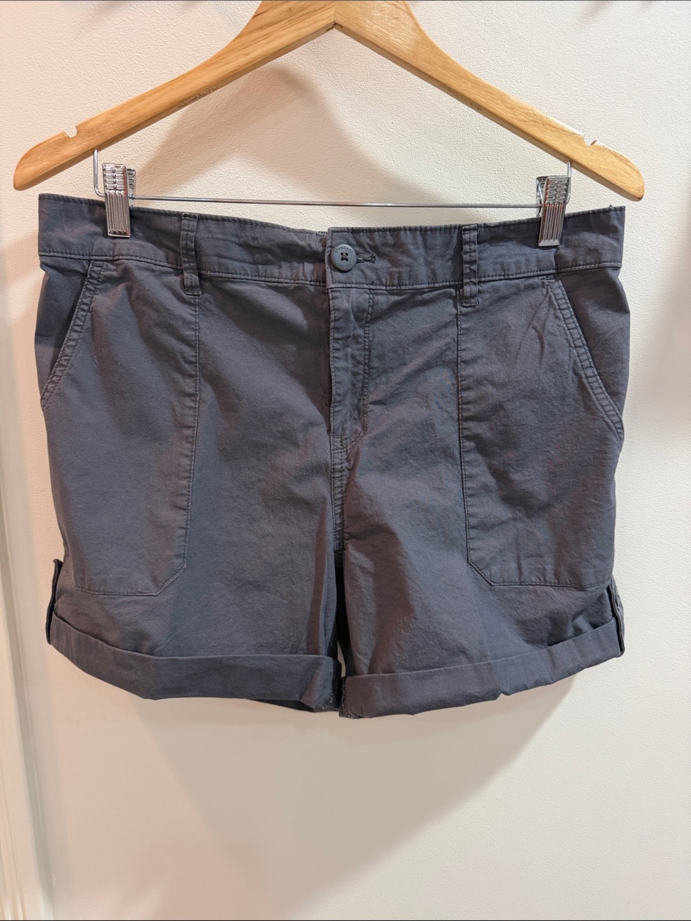 Women's Charcoal Rolled-Hem Bermuda Shorts